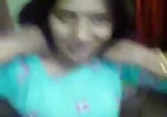 Chica se masturba y videos pornos gratis xxx chorros delante de la webcam