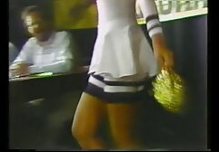 Sexy Japonesa con porno para ver botas negras