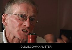 Regordete videos caseros de lesvianas mamá consolador su maduro coño a través de pantys