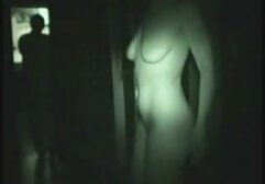 Él es feminizada videos xxx de trios con strapon